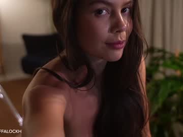 Tiffa Nudes and Live Cam