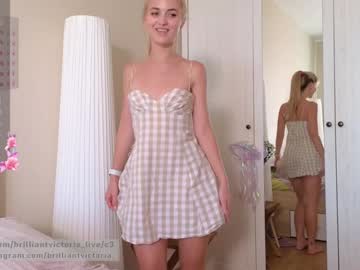 Vi Nudes and Live Cam