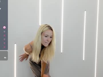 Maya Nudes and Live Cam