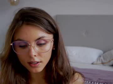 Sabi ——https://www.instagram.com/sabrin_s77/ Nudes and Live Cam