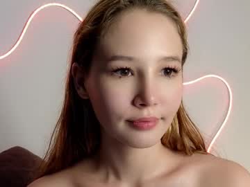 Linn Nudes and Live Cam