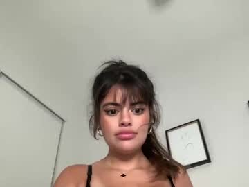 Selena Nudes and Live Cam