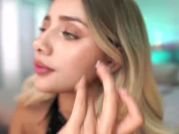 Angie Nudes and Live Cam