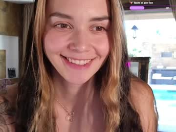 Eva Nudes and Live Cam