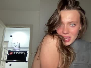 Greetings , Jess:) Nudes and Live Cam