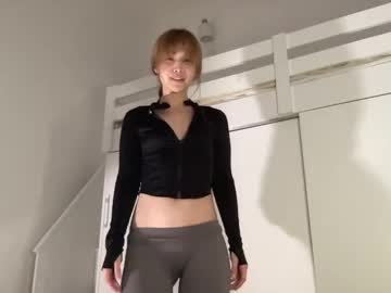 Jeen Nudes and Live Cam