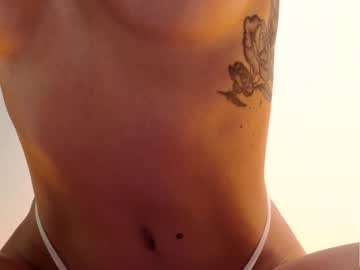 Kira Nudes and Live Cam