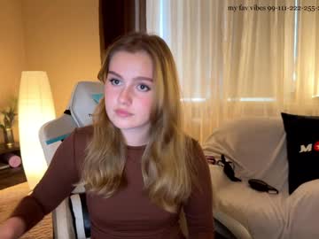 Ksenya Nudes and Live Cam