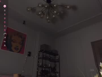 Mary Nudes and Live Cam