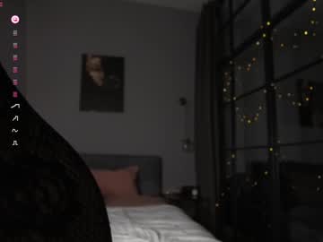 Mary Nudes and Live Cam