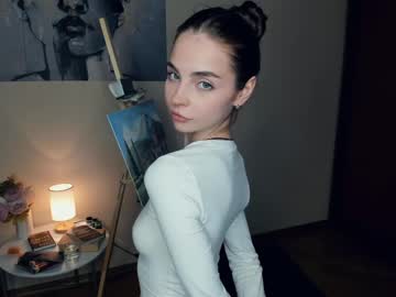 Mary Nudes and Live Cam