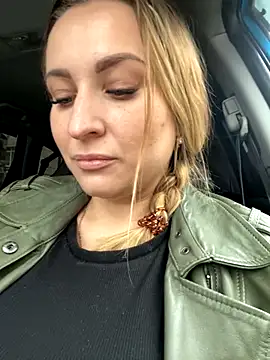 OlgaBuzzz Nudes and Live Cam