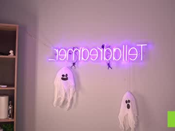 Tella Nudes and Live Cam