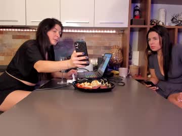 Viktoria Nudes and Live Cam