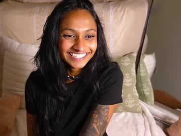 Zara Nudes and Live Cam