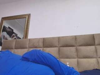 mia-xs Nudes and Live Cam