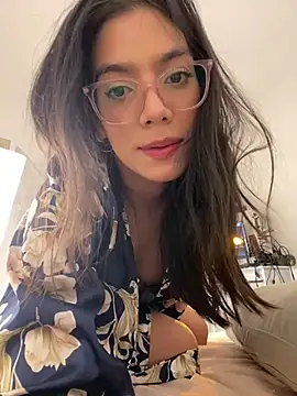 avis_12 Nudes and Live Cam